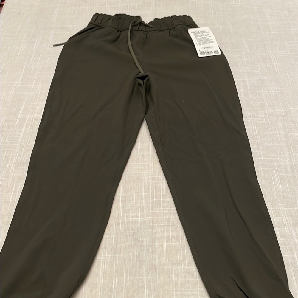 New Lululemon Stretch HR Jogger Black Size 4